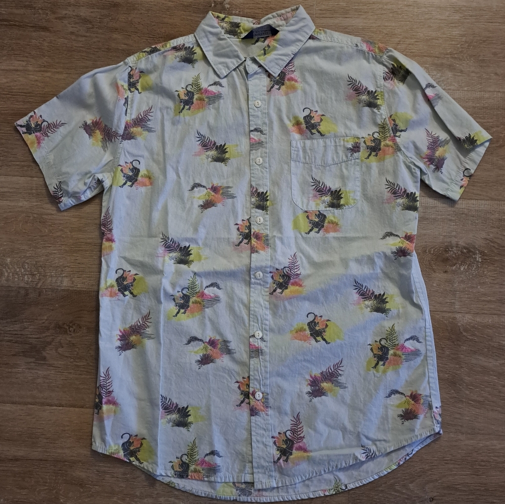 Vintage Remastered Motif of Tropical Wildlife / Floral Men's Size Small (S/P)